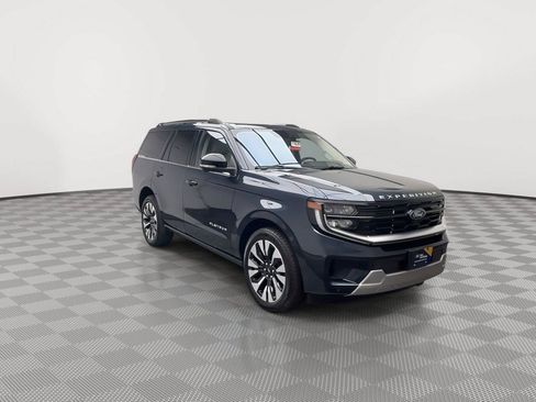 Used 2025 Ford Expedition Platinum w/ Platinum Ultimate Package AWD/4WD image 40
