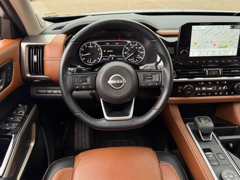 Used 2022 Nissan Pathfinder Platinum w/ Cargo Package image 3