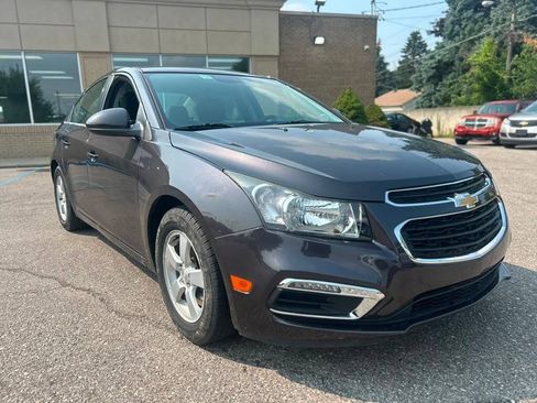Used 2016 Chevrolet Cruze LT FWD image 3