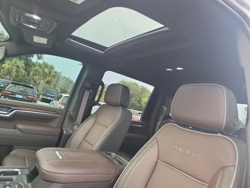 Used 2026 GMC Sierra 2500 Denali w/ Denali Reserve Package AWD/4WD image 23