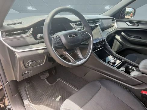 New 2026 Jeep Grand Cherokee Laredo RWD image 4