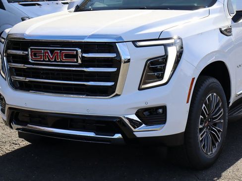 New 2026 GMC Yukon XL Elevation w/ LPO, Floor Liner Package AWD/4WD image 5