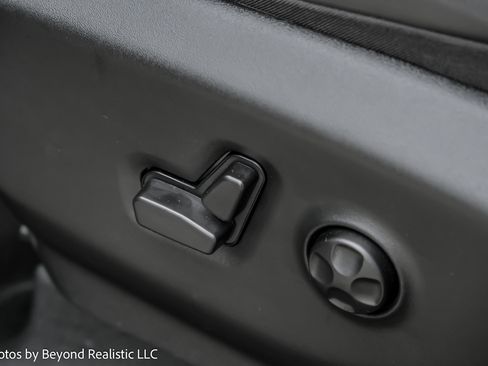 Used 2024 Chrysler Pacifica Limited w/ S Appearance Package image 31