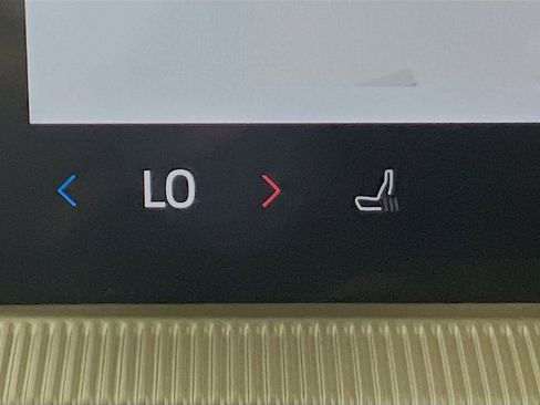 Used 2025 Ford Explorer Active image 25