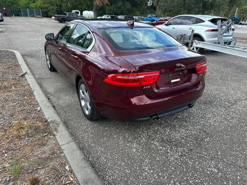Used 2017 Jaguar XE RWD image 4