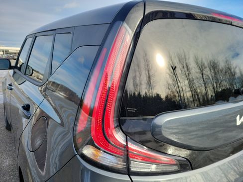 Used 2025 Kia Soul LX w/ LX Technology Package image 11