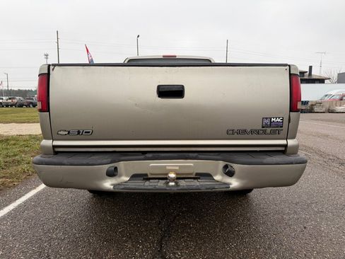 Used 1998 Chevrolet S10 Pickup LS image 14