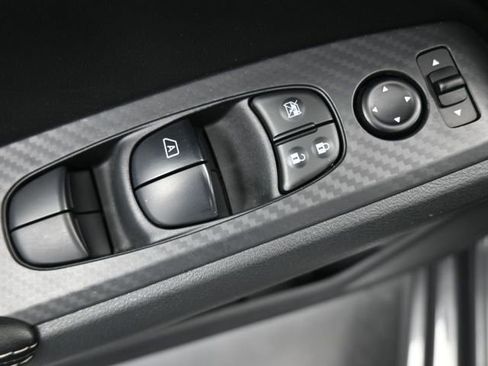 Used 2025 Nissan Altima 2.5 SV image 13