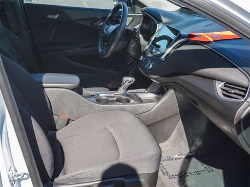 Used 2024 Chevrolet Malibu LT image 12