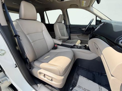 Used 2019 Honda Pilot Touring image 37