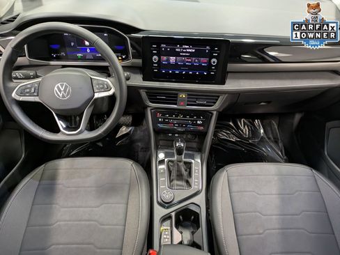 Used 2025 Volkswagen Taos SE AWD/4WD image 28