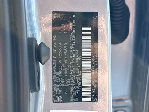 Used 2024 Toyota Highlander Platinum image 25