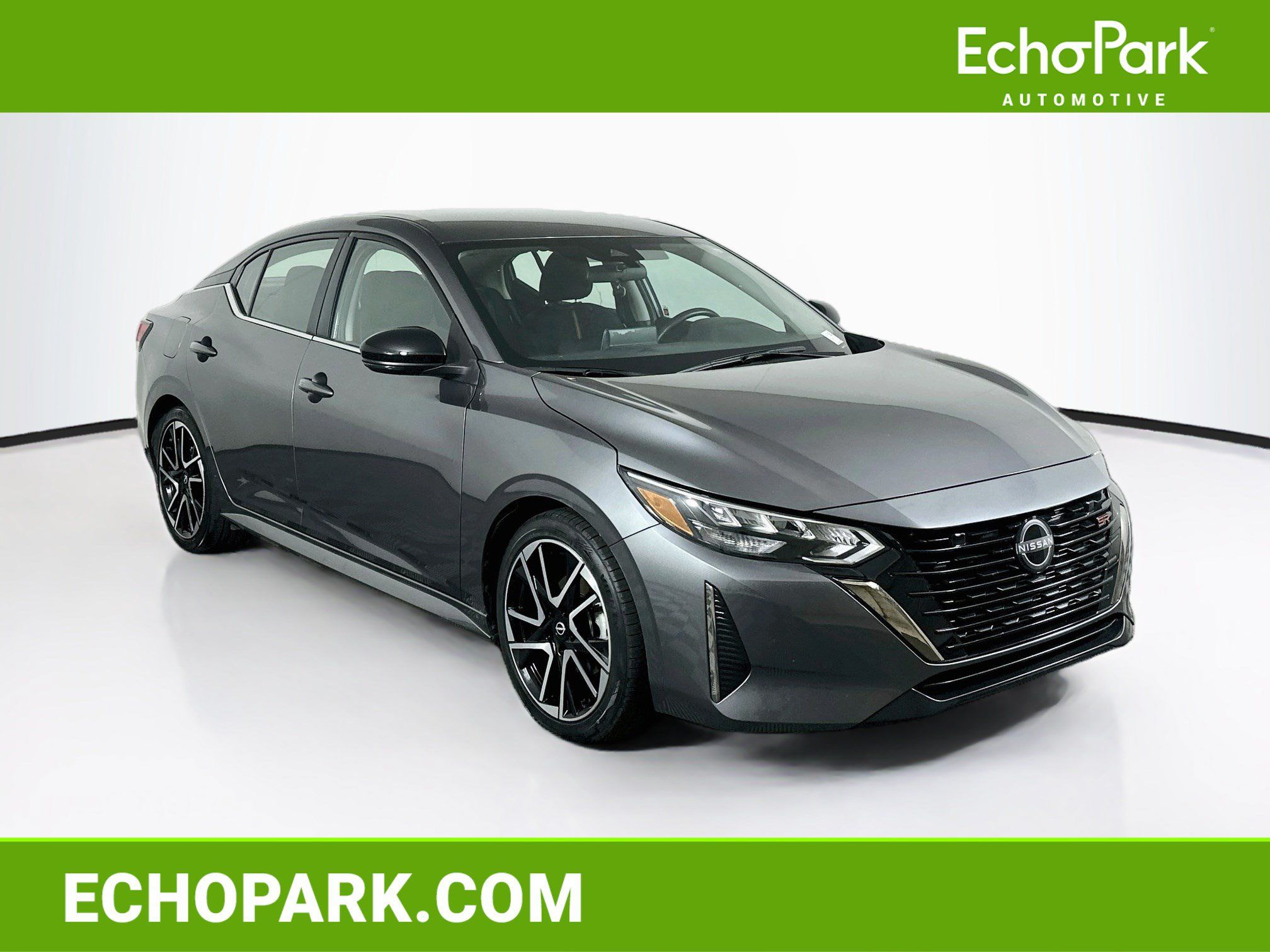 Used 2025 Nissan Sentra SR FWD image 1