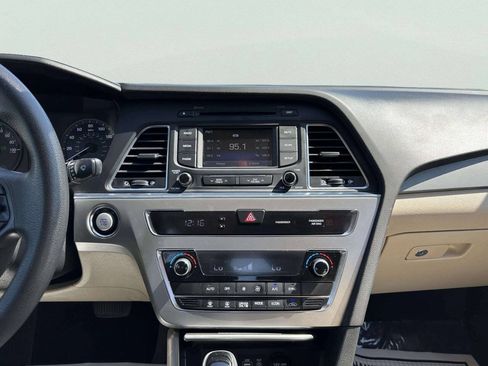 Used 2016 Hyundai Sonata SE FWD image 19