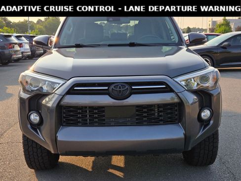 Used 2020 Toyota 4Runner SR5 Premium w/ Moonroof Package RWD image 2