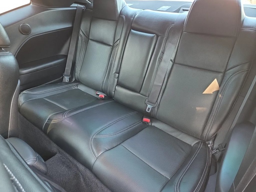 Used 2015 Dodge Challenger R/T Scat Pack w/ Scat Pack Appearance Package RWD image 7