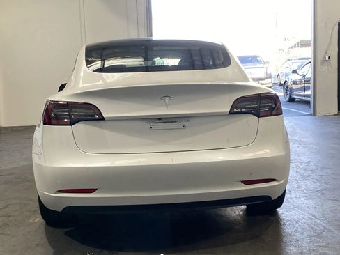 Used 2023 Tesla Model 3 Standard Range image 3