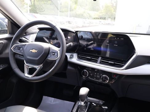New 2026 Chevrolet Trax LT w/ LT Convenience Package FWD image 26