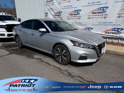 Used 2022 Nissan Altima 2.5 SV w/ SV Premium Package