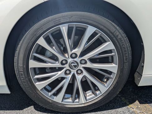 Used 2019 Lexus ES 350 w/ Accessory Package 2 FWD image 30