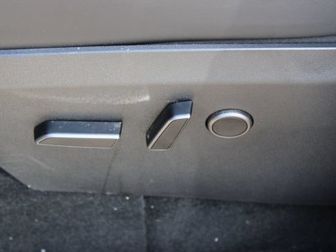 Used 2023 Tesla Model Y Long Range AWD/4WD image 18