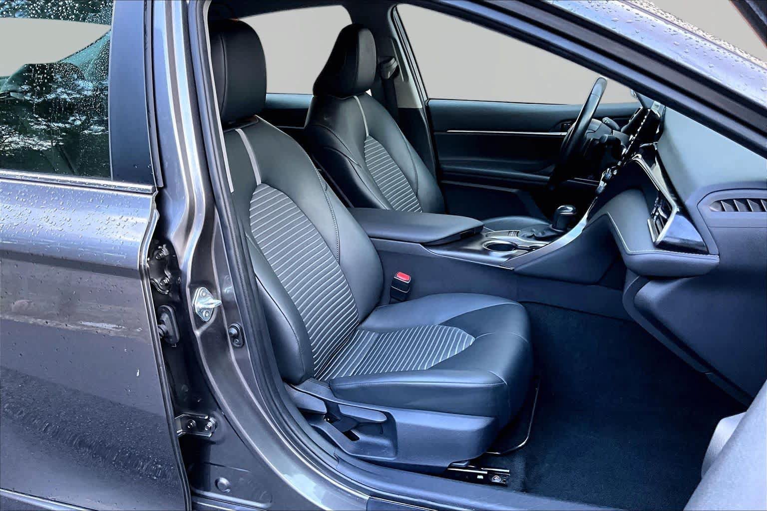 Used 2024 Toyota Camry SE FWD image 9