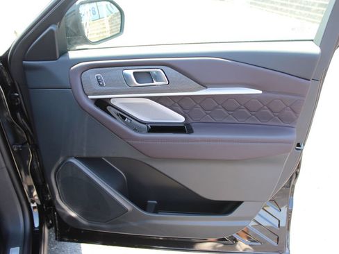 New 2026 Ford Explorer Platinum w/ LUX Leather Package AWD/4WD image 10