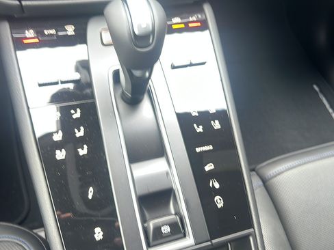 New 2026 Porsche Macan AWD/4WD image 25