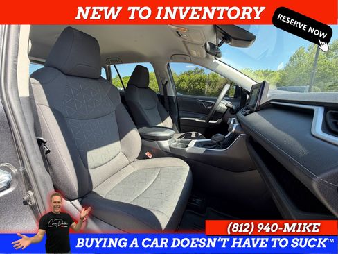Used 2021 Toyota RAV4 XLE AWD/4WD image 21