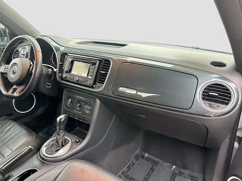 Used 2012 Volkswagen Beetle Turbo FWD image 28