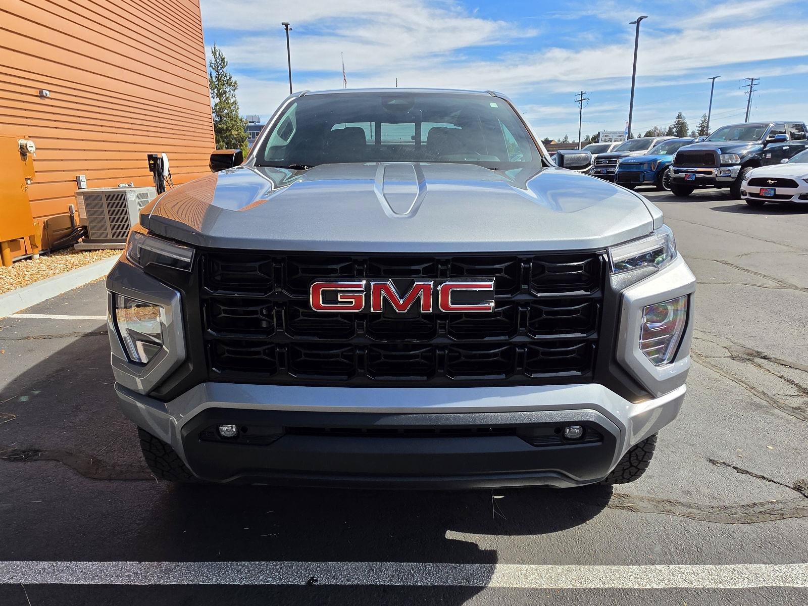 Used 2023 GMC Canyon Elevation w/ Elevation Premium Package AWD/4WD image 9