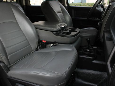 Used 2018 RAM 2500 Tradesman w/ Chrome Appearance Group AWD/4WD image 26