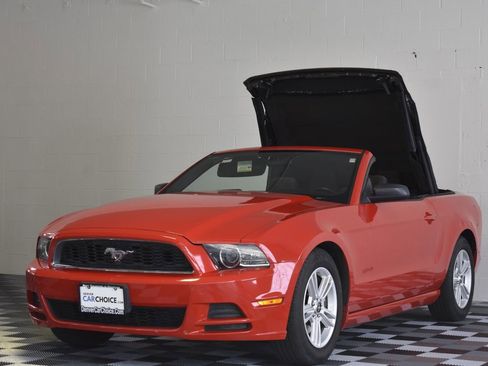 Used 2013 Ford Mustang Convertible image 30