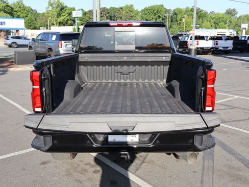 Used 2025 Chevrolet Silverado 2500 LTZ w/ LTZ Plus Package AWD/4WD image 14