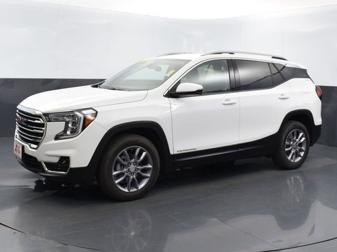 Used 2023 GMC Terrain SLT image 4