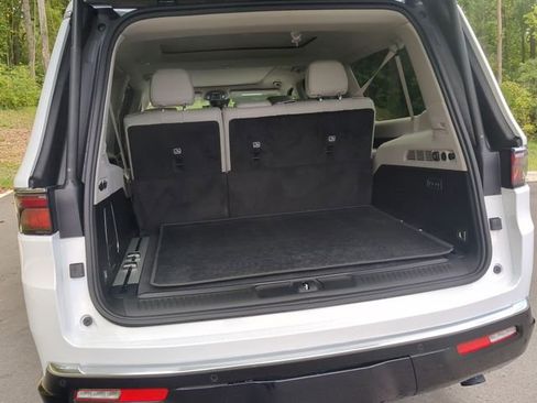 New 2024 Jeep Wagoneer L Series II w/ Convenience Group I image 24