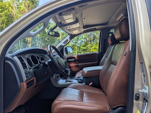 Used 2013 Toyota Sequoia Platinum RWD image 13
