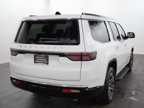 Used 2025 Jeep Wagoneer Series II AWD/4WD image 15