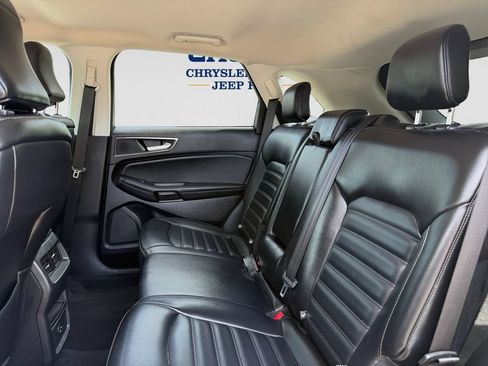 Used 2022 Ford Edge SEL AWD/4WD image 9