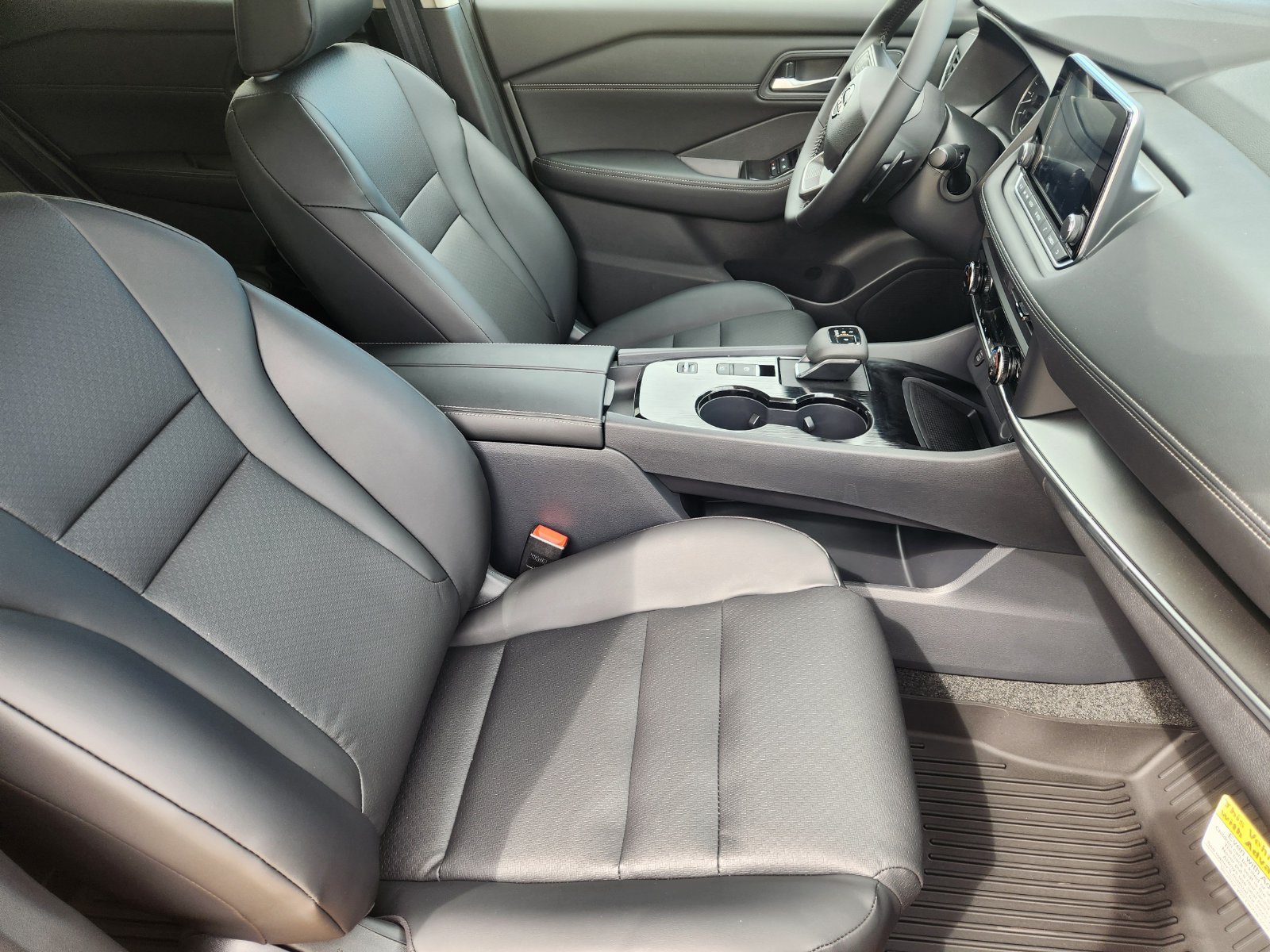 New 2026 Nissan Rogue Dark Armor FWD image 13