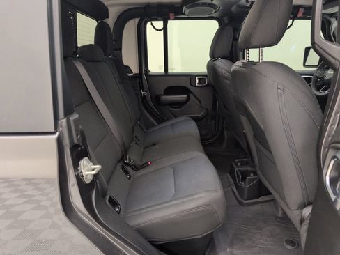 Used 2023 Jeep Gladiator Sport AWD/4WD image 11