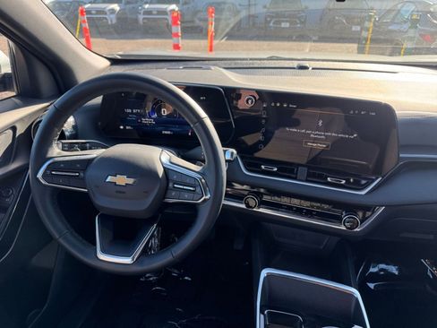 Used 2025 Chevrolet Equinox LT image 33