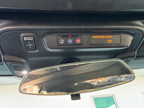 Used 2020 Chevrolet Camaro LT image 31