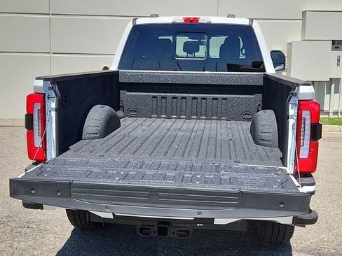 New 2024 Ford F250 Platinum image 16