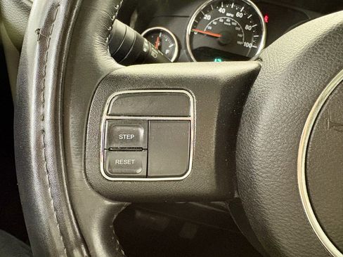 Used 2017 Jeep Wrangler Unlimited Sahara image 14