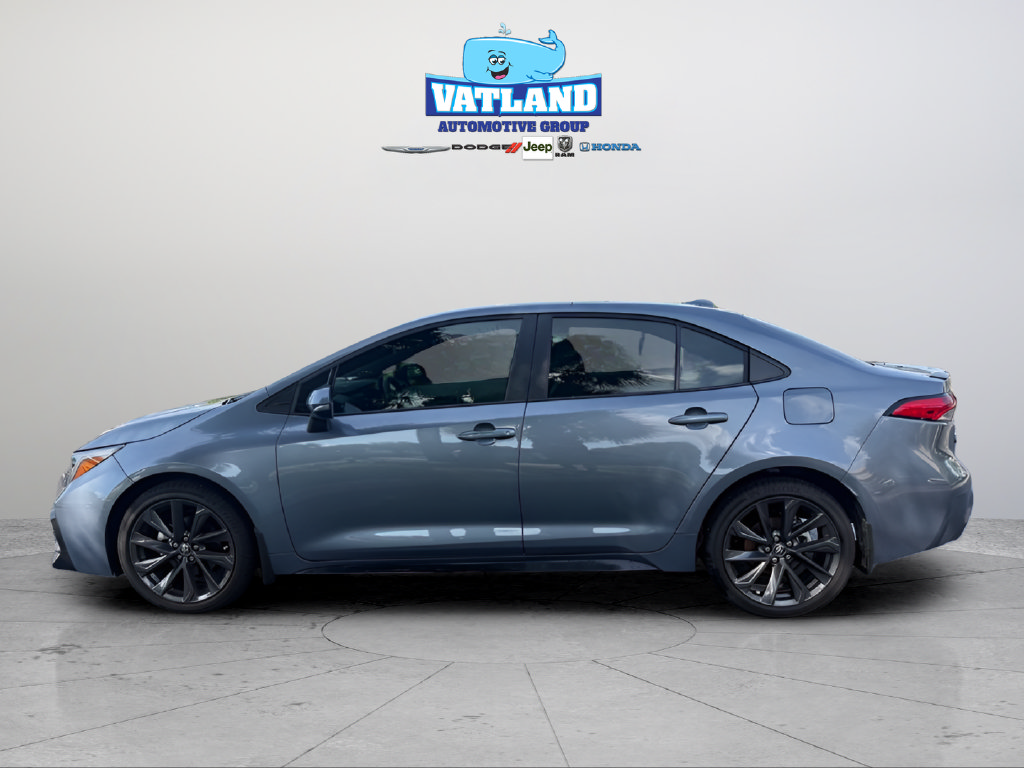 Used 2026 Toyota Corolla SE FWD image 2