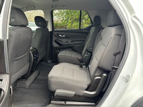 Used 2019 Chevrolet Traverse LT image 16