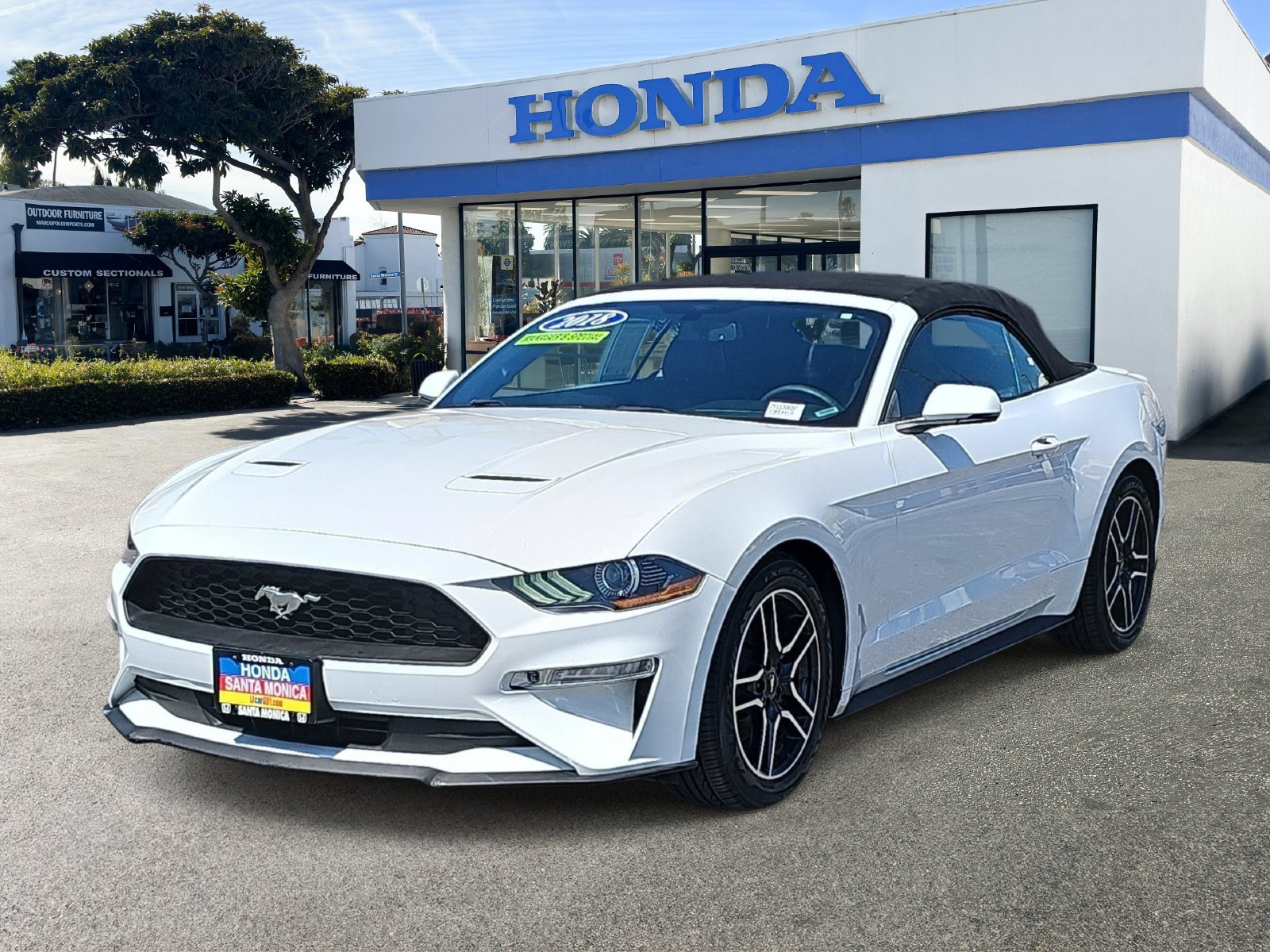 Used 2018 Ford Mustang Premium RWD image 1