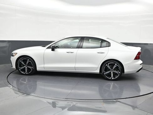 Certified 2024 Volvo S60 B5 Plus FWD image 2