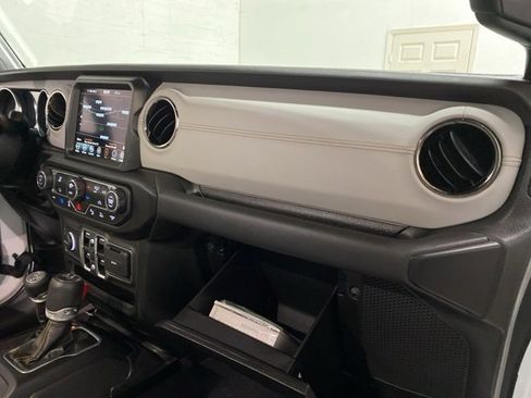 Used 2021 Jeep Wrangler Unlimited Sahara image 82